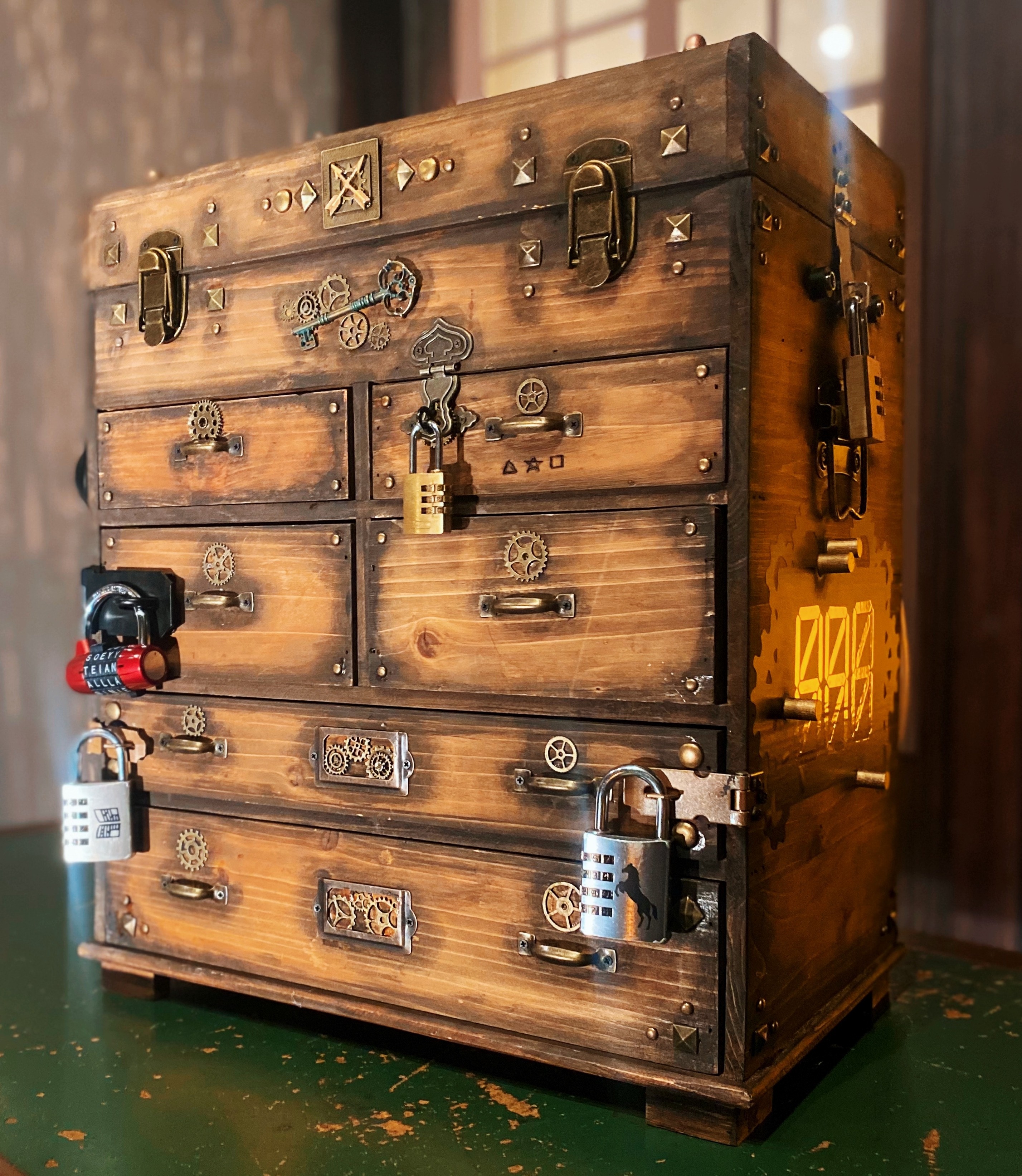 Steampunk Secret Box - portable game for Team-Buildings and special  occasions